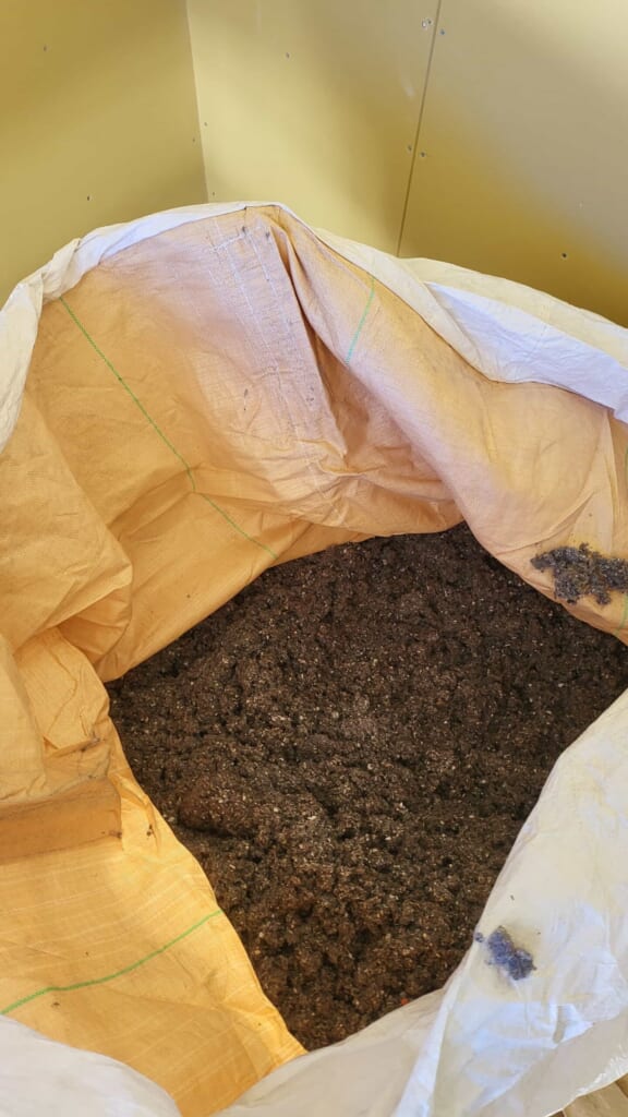 繊維廃棄物を断熱材に